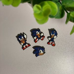 Sonic Croc charms